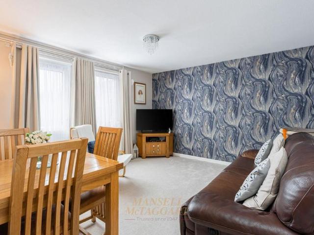 Apartment for rent in Red Hill, Surrey