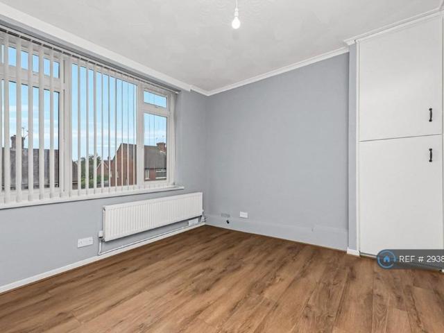 Apartment for rent in Monks Orchard, Kent