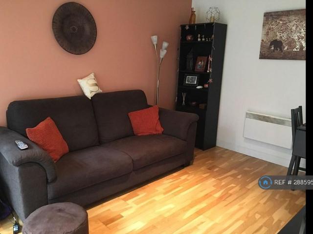 Flat for rent in Hulme, Georgia