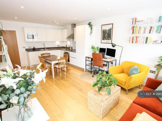 Flat for rent in Well Hall, Greater London
