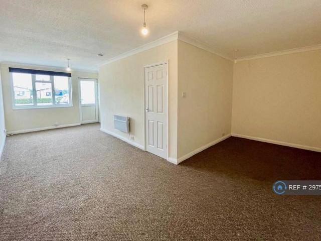 Apartment for rent in Heathlands, East Sussex