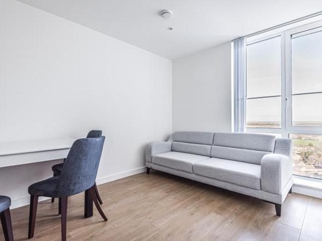 Apartment for rent in The Close, Hampshire