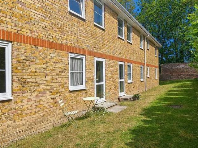 Apartment for rent in Bromstone, Acol