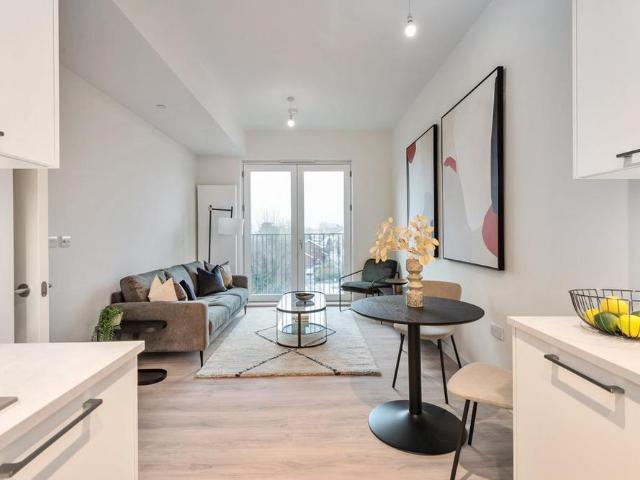 Apartment for rent in Greenhill, Greater London