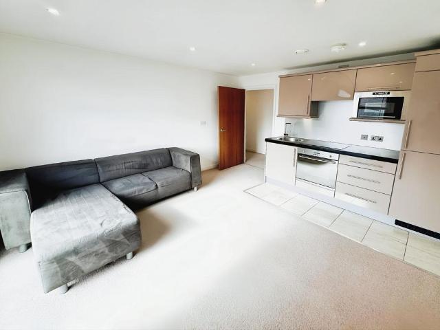 Flat for rent in Richmond Hill, West Yorkshire