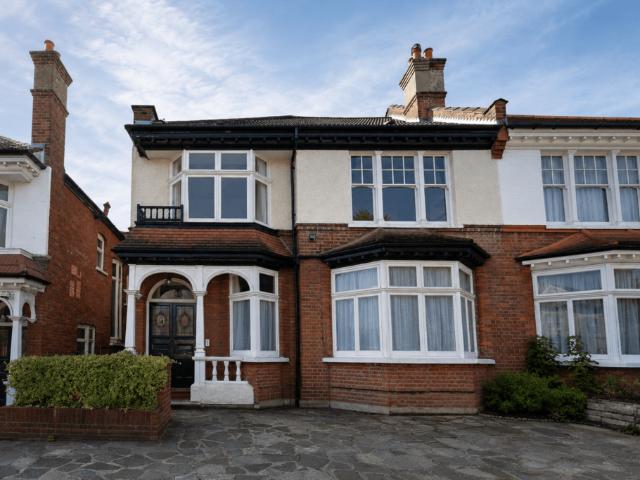 Flat for rent in Winchmore Hill, Edmonton