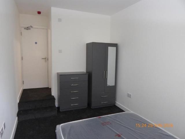 Room for rent in Joiner's Square, Hanley