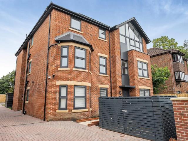 Flat for rent in Hill, City Of Southampton