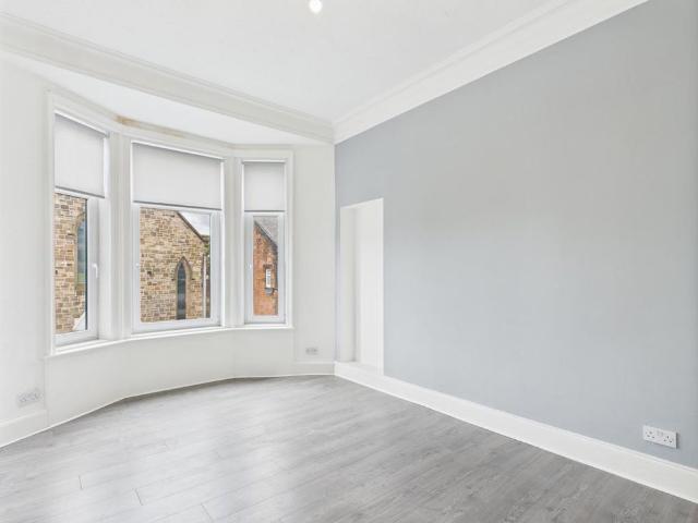 Apartment for rent in Castlehead, Glenburn