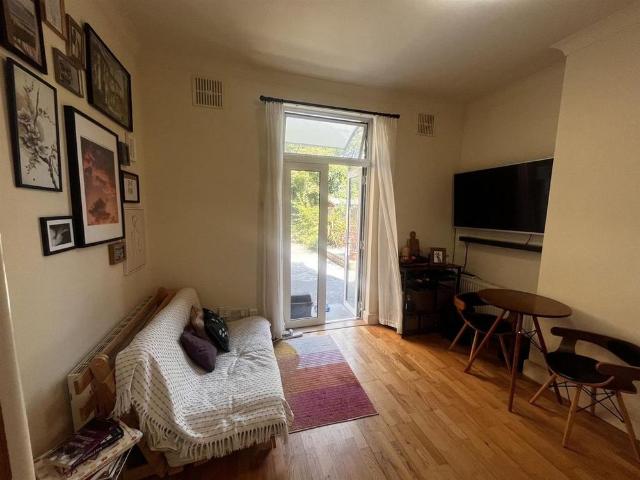 Apartment for rent in Westminster, Victoria