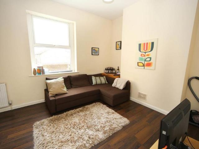 Apartment for rent in Cardiff Bay, Falcon Lodge