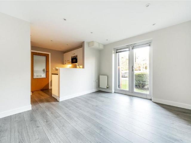 Apartment for rent in Woking, Surrey