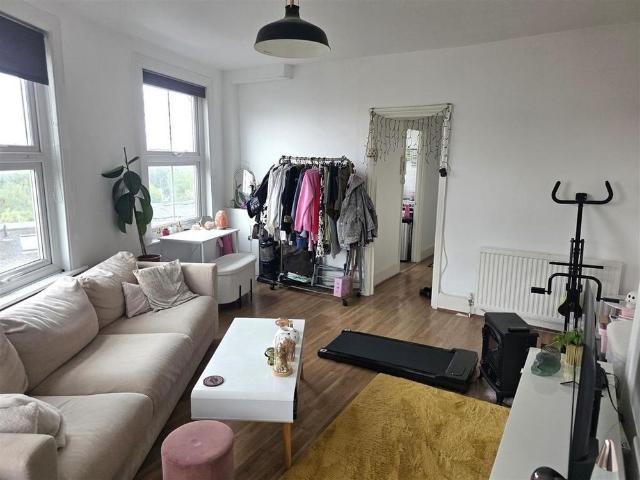 Apartment for rent in Buckhurst Hill, Epping Forest