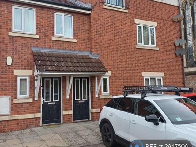 Flat for rent in Calderstones
