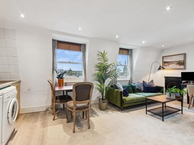Apartment for rent in Kensington, Greater London