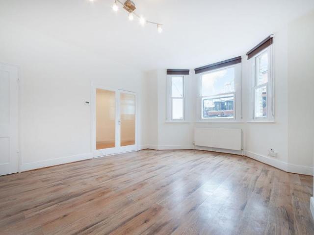 Flat for rent in Belsize Park, Greater London