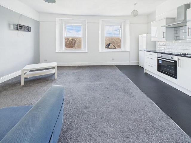 Apartment for rent in Pennycomequick, Mount Wise