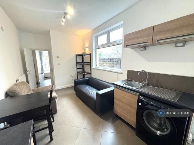 Apartment for rent in Civic Centre, Falcon Lodge