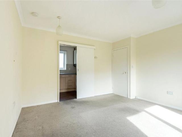 Apartment for rent in Shepperton, Spelthorne