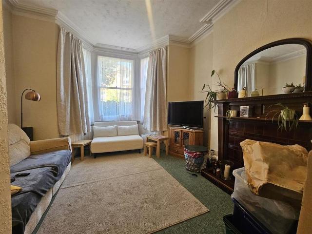 Apartment for rent in Cargate, Aldershot