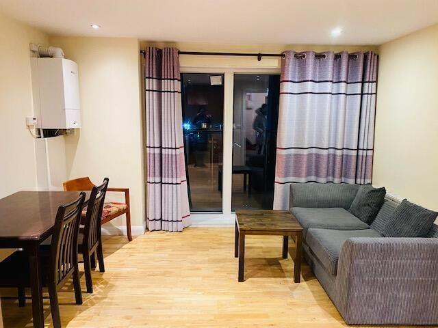 Apartment for rent in Northwood, Greater London