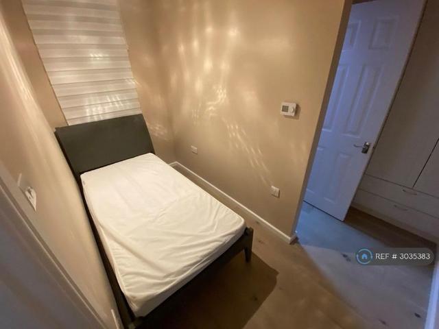 Apartment for rent in Ringlestone, Midway