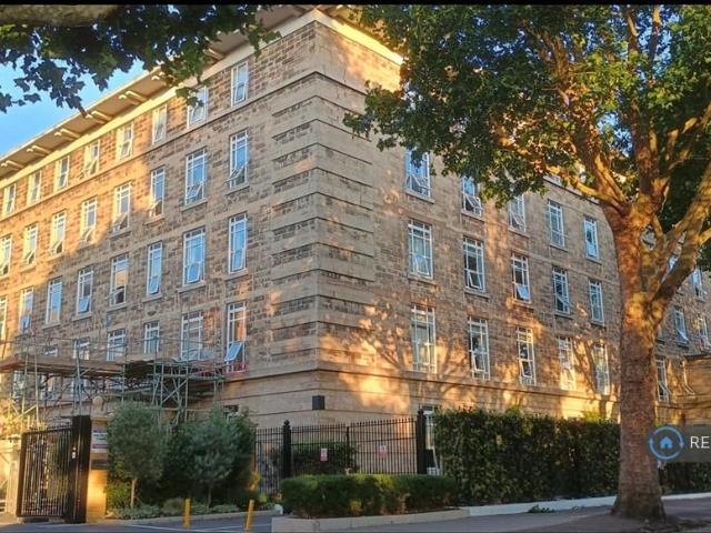Flat for rent in London Borough of Ealing, Greater London