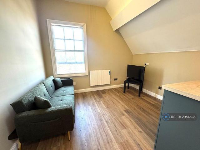 Apartment for rent in Sydenham, Green Close