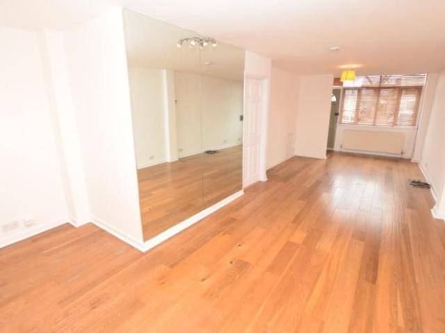 Apartment for rent in Kew, Greater London