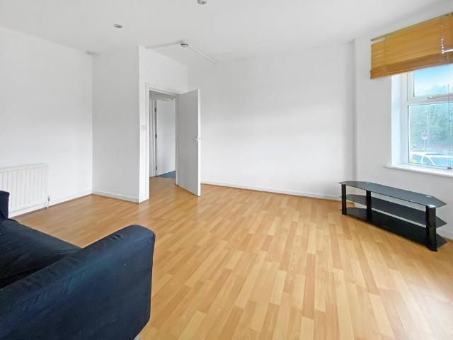 Apartment for rent in Falcon Lodge, Wales