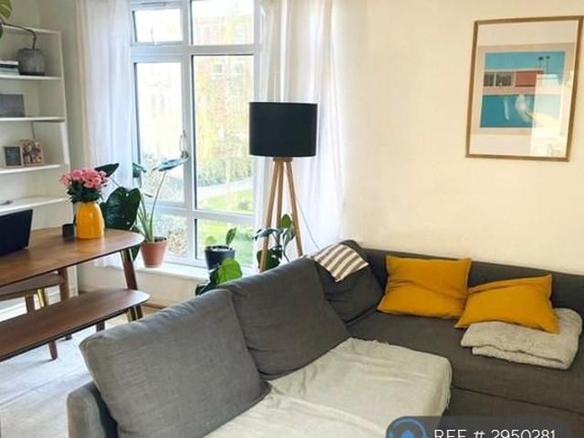Apartment for rent in Avebury East Estate, Bethnal Green