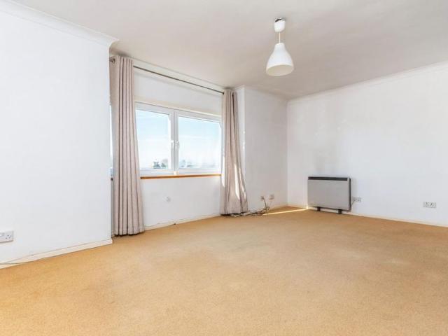 Apartment for rent in Roffey, Horsham