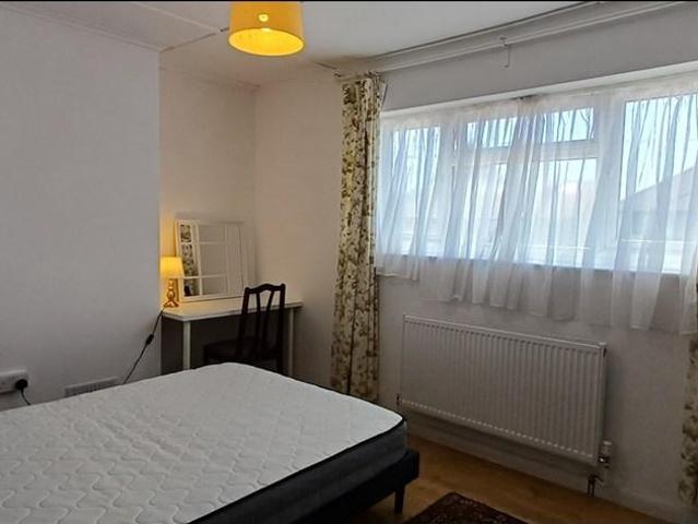Flat for rent in Hayes, Greater London