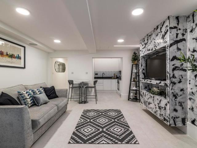 Apartment for rent in Abbey Park, Barton In Fabis