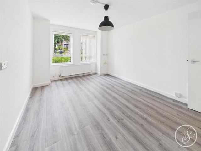 Apartment for rent in Chapeltown, West Yorkshire