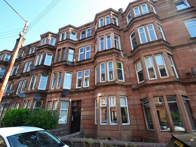 Flat for rent in Shawmoss, Shawlands