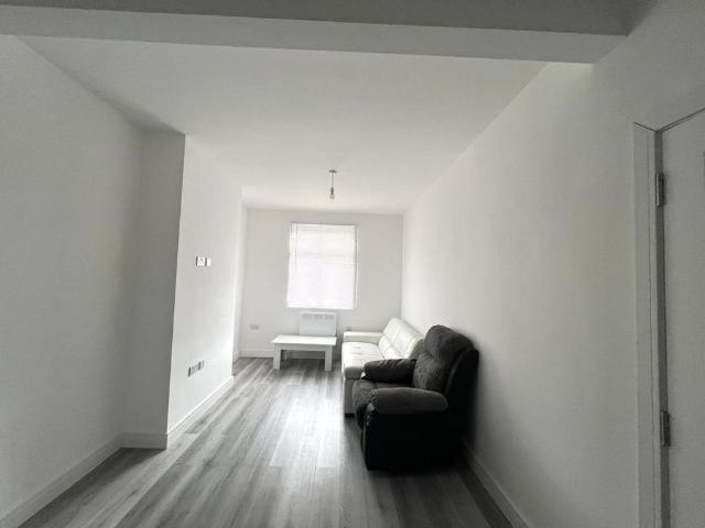 Apartment for rent in Yeading, Greater London