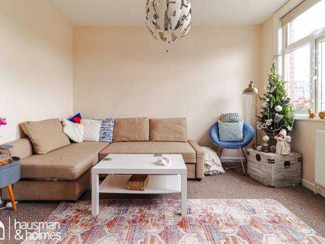 Flat for rent in Temple Fortune, Greater London