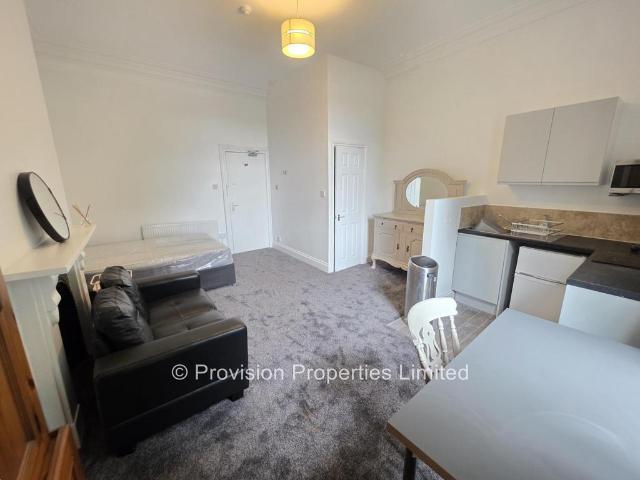 Flat for rent in Hyde Park, West Yorkshire