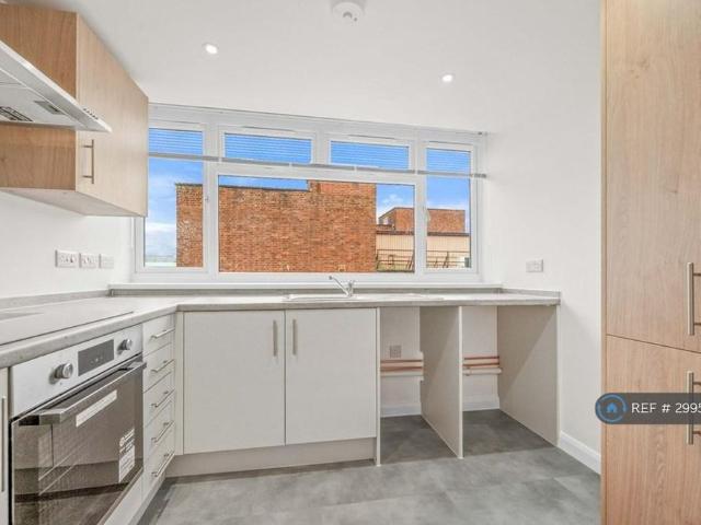 Apartment for rent in Park Central, Birmingham
