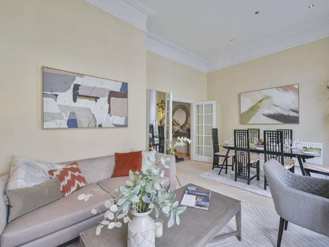 Flat for rent in Earl's Court, Isle Of Man