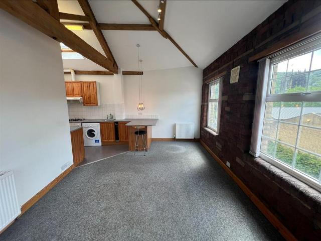 Flat for rent in Claremount, Halifax