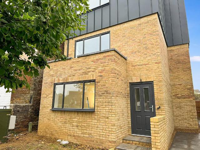 Flat for rent in Snipeshill, Oad Street