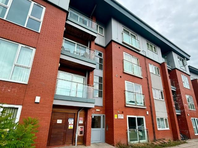 Flat for rent in Birkenhead, Wirral