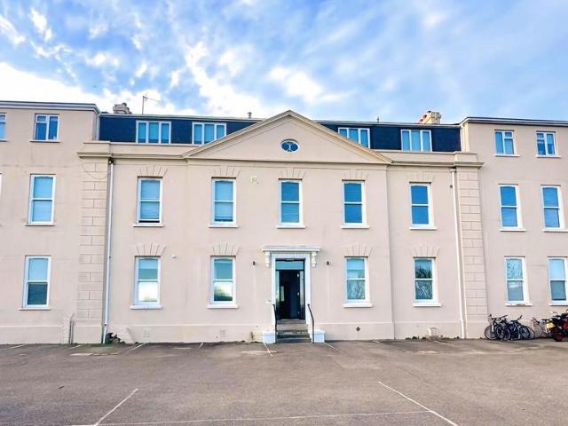 Flat for rent in Penweathers, Cornwall