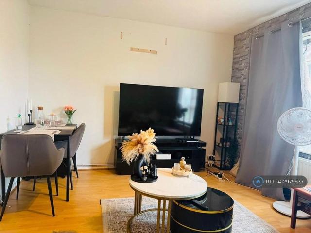 Apartment for rent in Thames View, Greater London