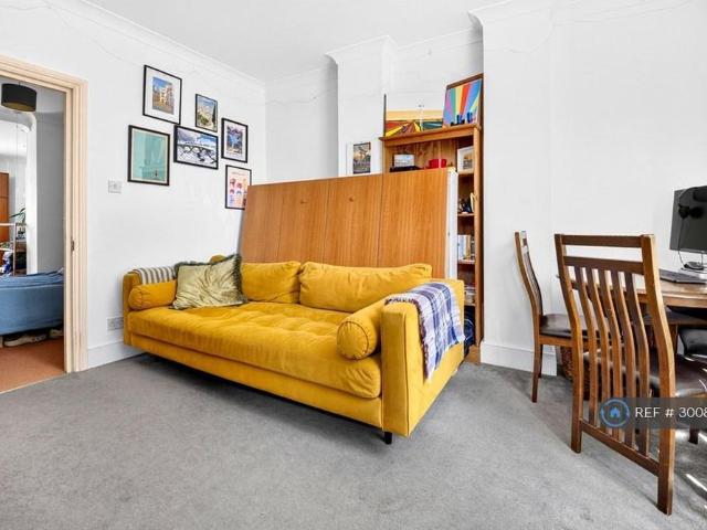 Apartment for rent in Highbury, Greater London