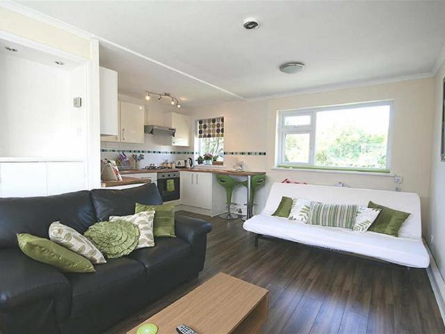 Flat for rent in Cookridge, West Yorkshire
