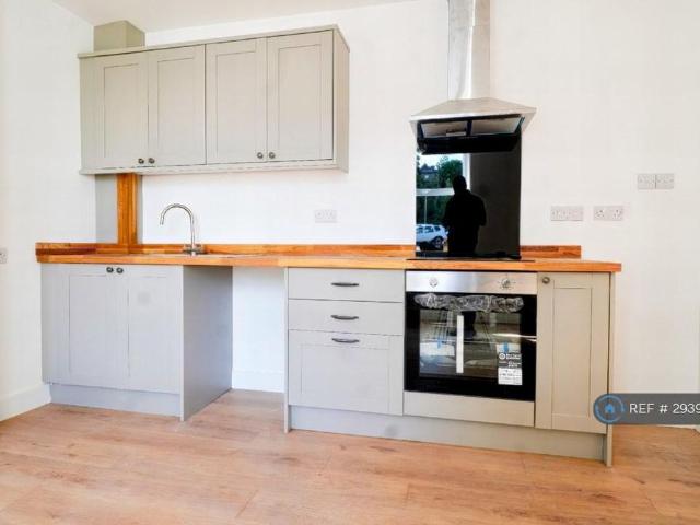 Apartment for rent in Bonegate, Brighouse