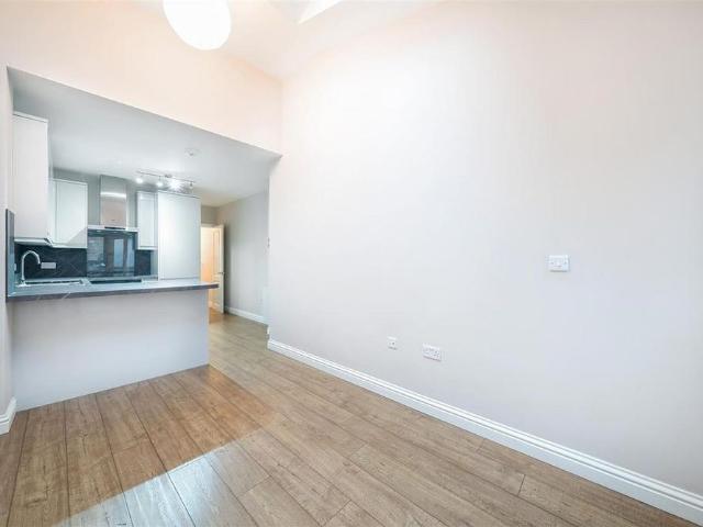 Apartment for rent in Royal Borough of Kingston upon Thames, Greater London